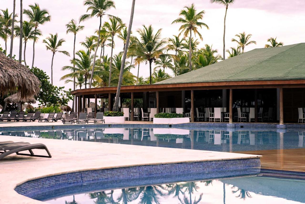Grand Sirenis Punta Cana Resort & Aquagames Uvero Alto Екстериор снимка The pool at the resort