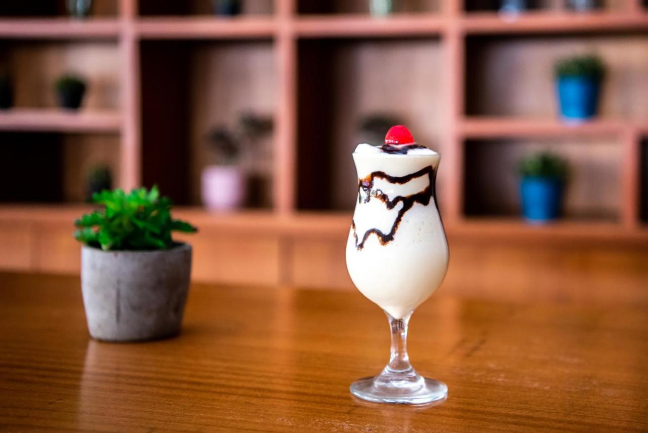Grand Sirenis Punta Cana Resort & Aquagames Uvero Alto Екстериор снимка A milkshake