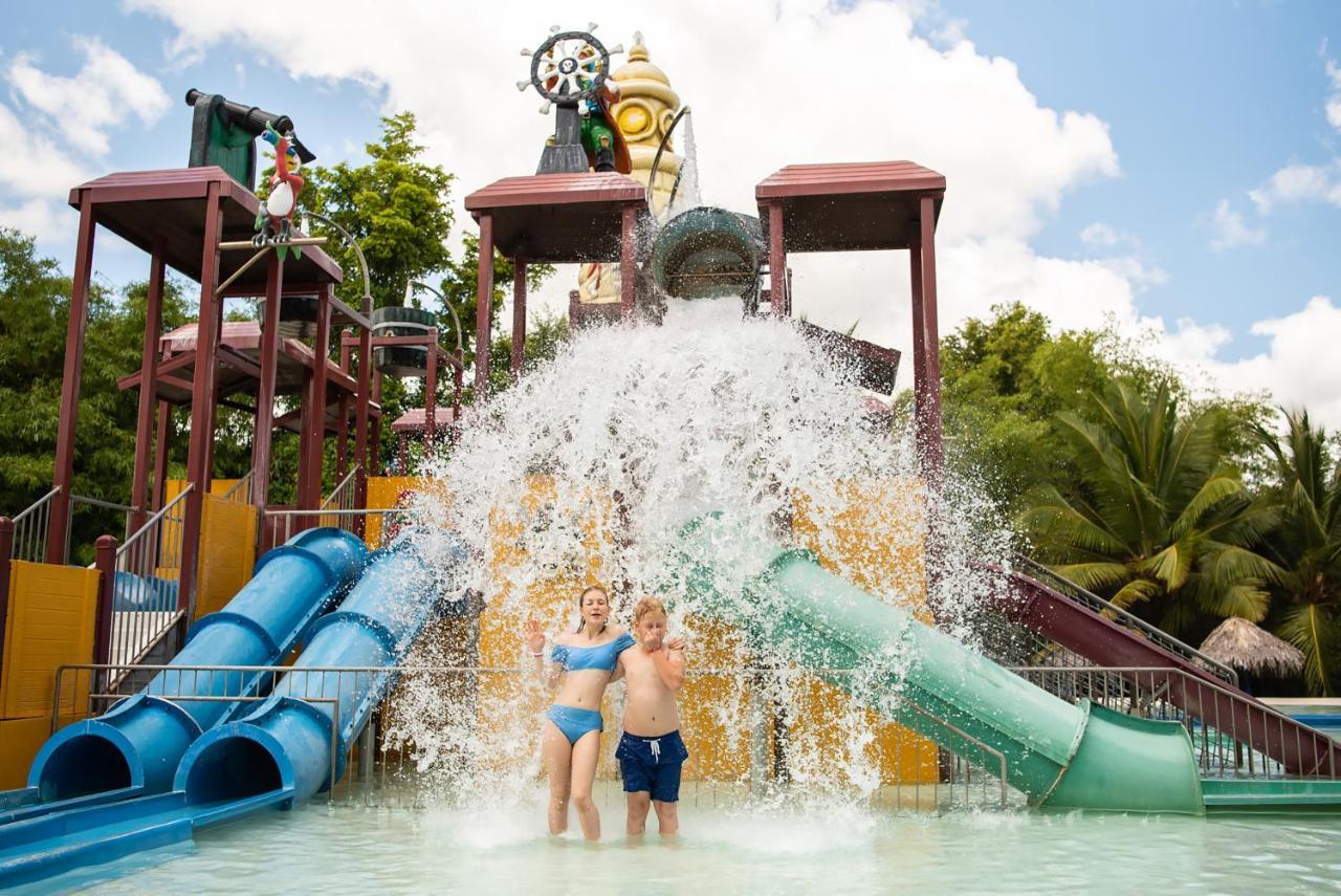 Grand Sirenis Punta Cana Resort & Aquagames Uvero Alto Екстериор снимка Splash Jungle Water Park