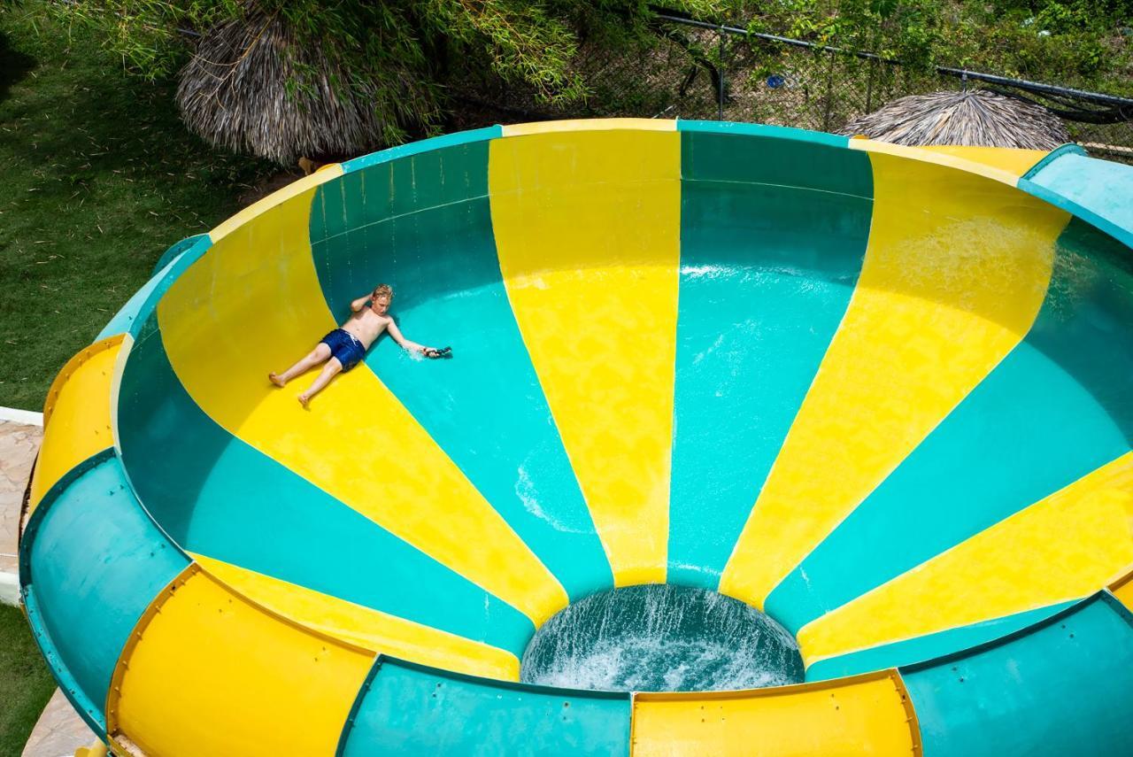 Grand Sirenis Punta Cana Resort & Aquagames Uvero Alto Екстериор снимка The Tornado