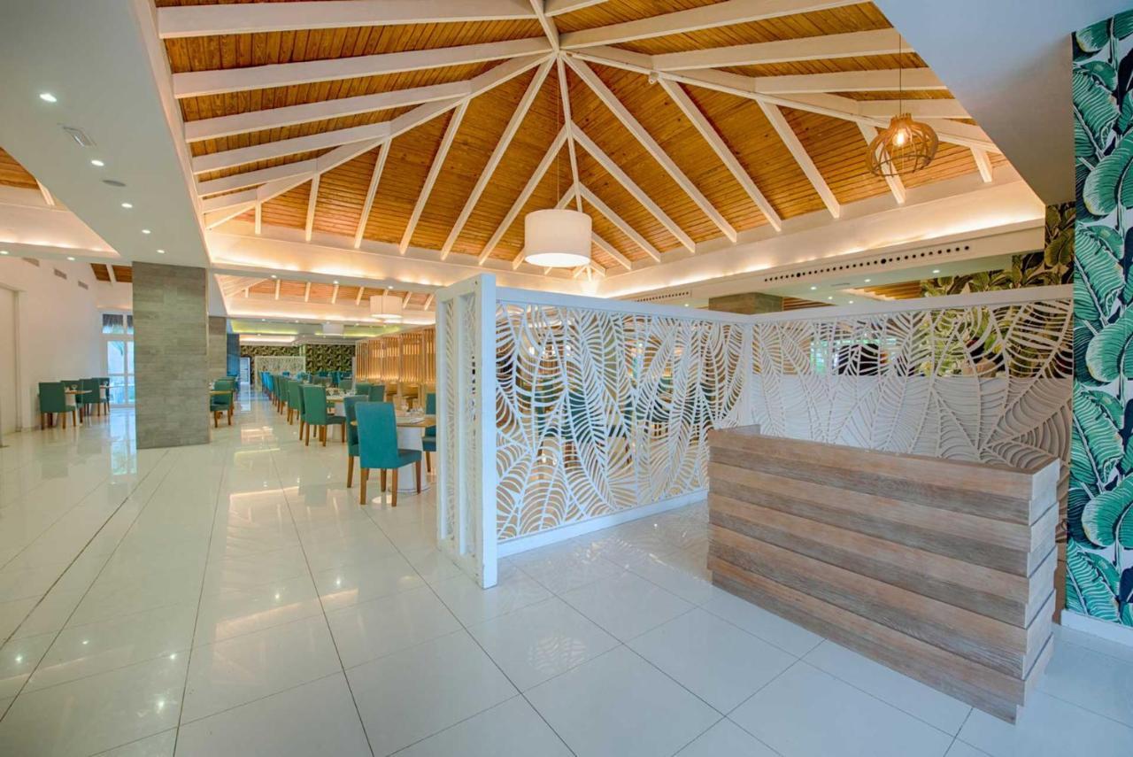 Grand Sirenis Punta Cana Resort & Aquagames Uvero Alto Екстериор снимка The interior of the airport
