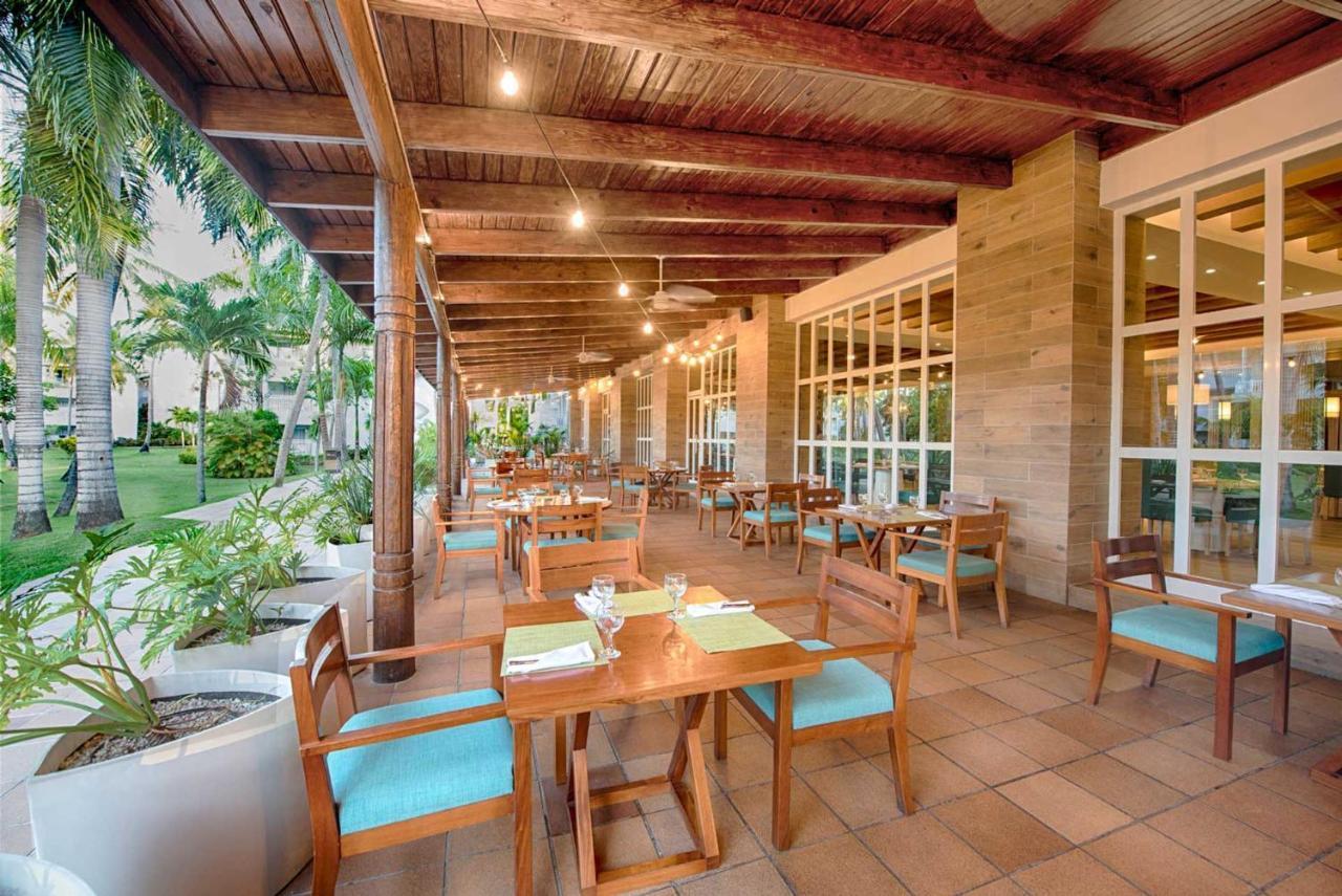 Grand Sirenis Punta Cana Resort & Aquagames Uvero Alto Екстериор снимка The restaurant