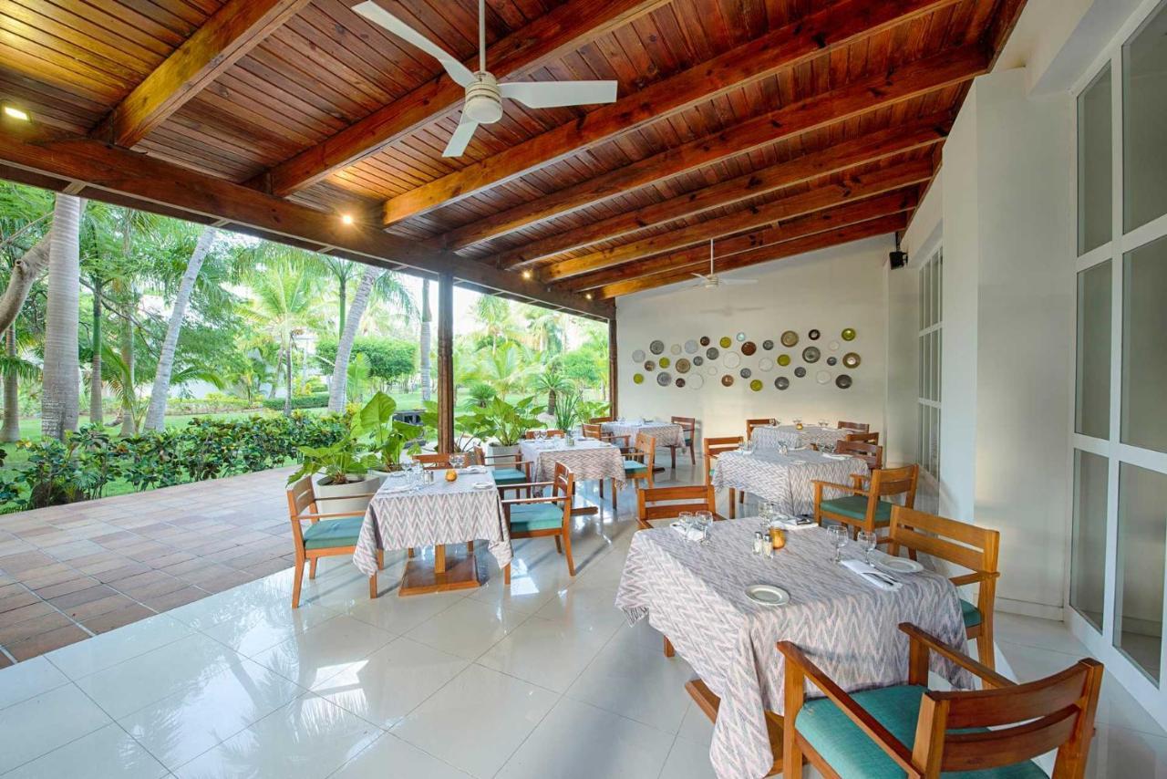 Grand Sirenis Punta Cana Resort & Aquagames Uvero Alto Екстериор снимка Restaurant