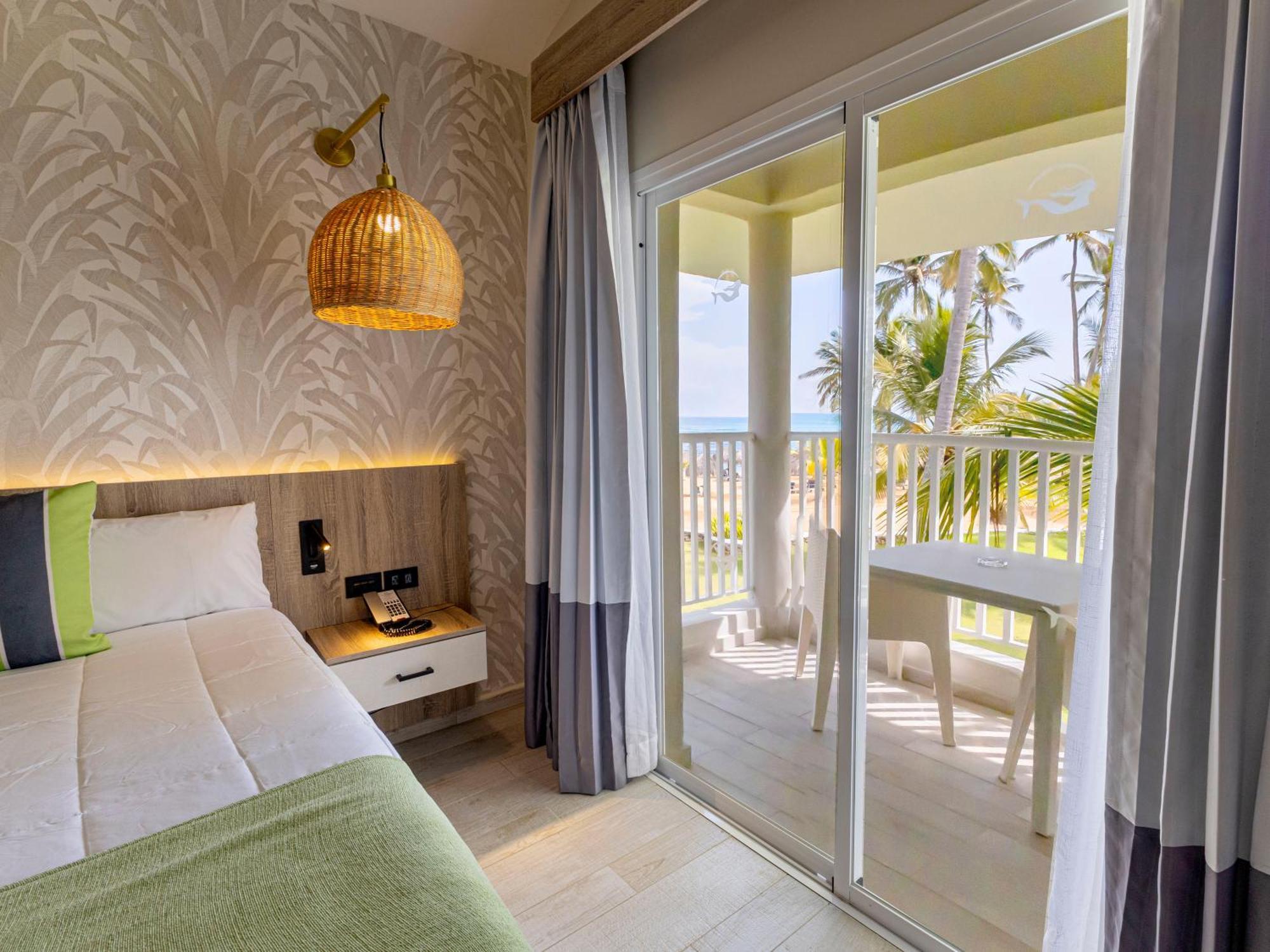 Grand Sirenis Punta Cana Resort & Aquagames Uvero Alto Екстериор снимка A room at the Iberostar Grand Hotel Bávaro