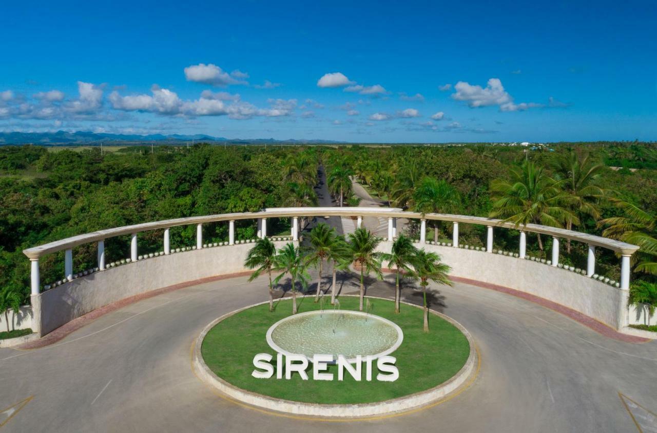 Grand Sirenis Punta Cana Resort & Aquagames Uvero Alto Екстериор снимка Sirenis Resorts entrance
