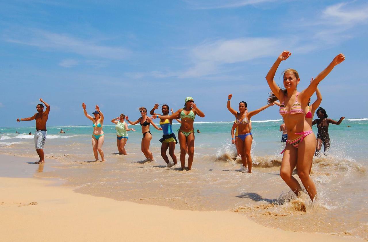 Grand Sirenis Punta Cana Resort & Aquagames Uvero Alto Екстериор снимка Zumba on the beach