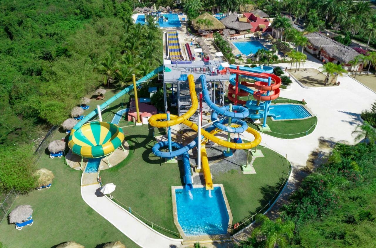 Grand Sirenis Punta Cana Resort & Aquagames Uvero Alto Екстериор снимка Aerial view of Splash Jungle Water Park